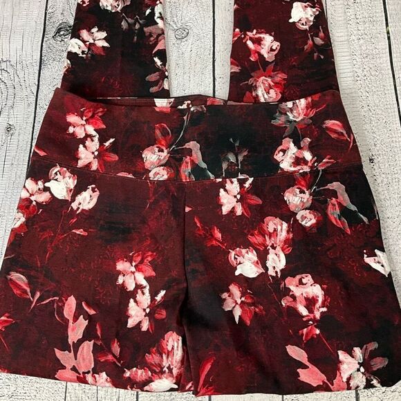 SOFT SURROUNDINGS Floral Leggings - Picture 2 of 5